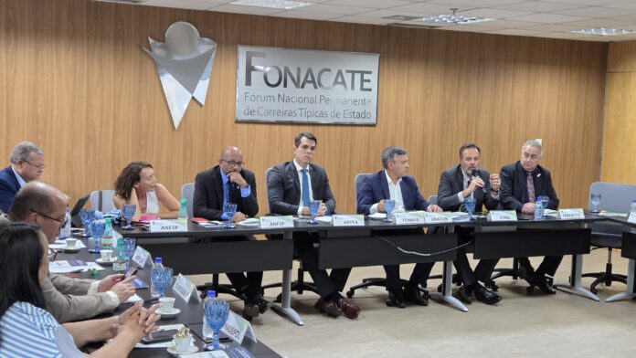No Fonacate, SINAL debate campanha salarial e outras pautas do serviço público
